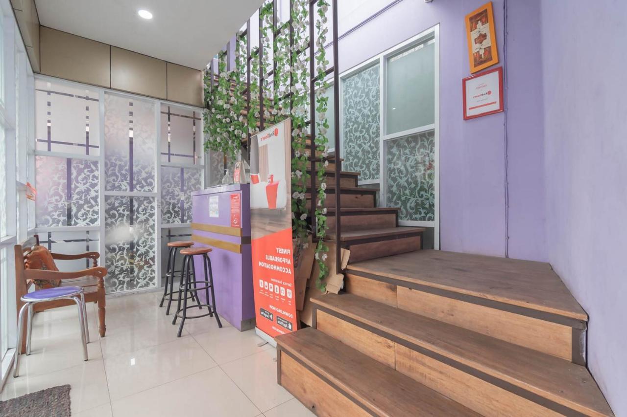 Reddoorz @ Gatot Subroto Street 3 2*
