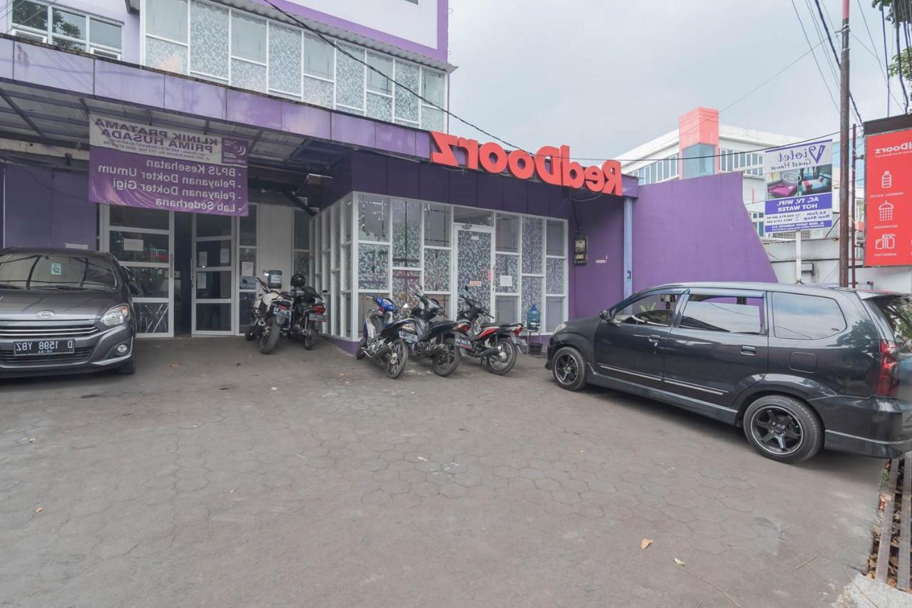 Reddoorz @ Gatot Subroto Street 3