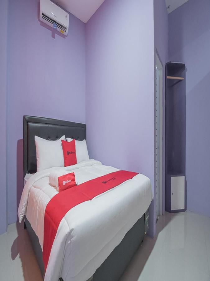 Reddoorz @ Gatot Subroto Street 3 Wisma tamu Bandung