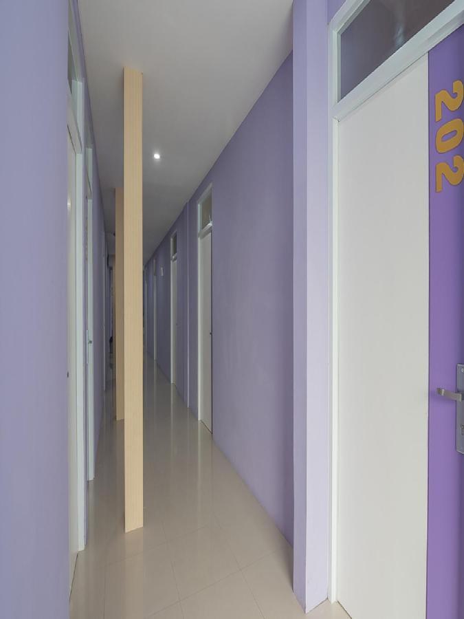 Reddoorz @ Gatot Subroto Street 3 Wisma tamu